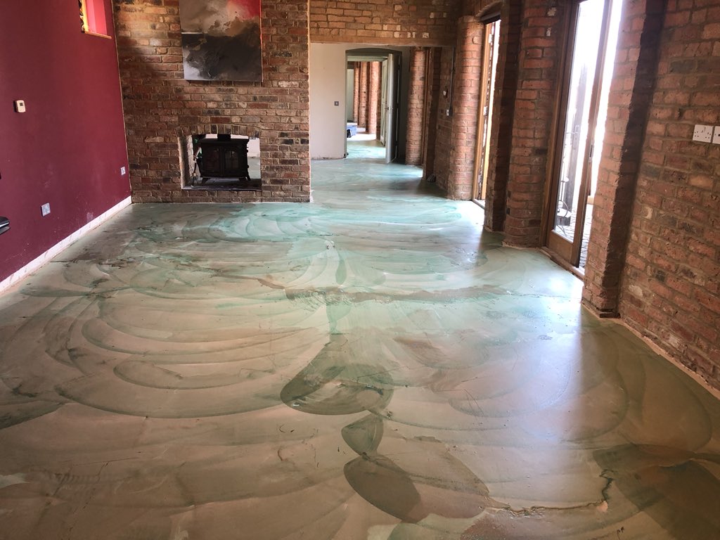 Tilemastermart's tweet photo. Great work here from Concept Tiles using the full @tilemasteradhes system for the installation of 2600x1200 porcelain tiles #largeformattiling #Levelling #adhesives. Darren loving our Rapid Level 30 product👍 https://t.co/Z9vA4IX3yE