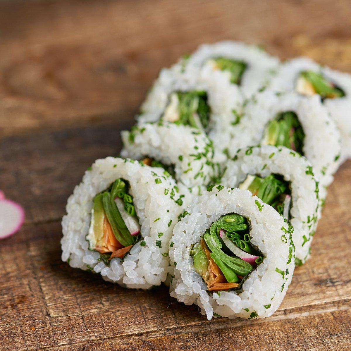 sushienbici's tweet photo. Nuestro uramaki vegano, recordar que tenemos más de 4 opciones veganas y vegetarianas en nuestra carta! 📷@PabloGilFoto #uramaki #vegan #vegsushi #sushienbici #mercadodelacebada #lalatina 🍣🚲 https://t.co/BV6H1DmxrK