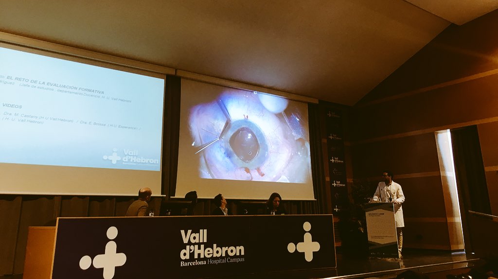 randradeantonio's tweet photo. I Curso de cirugía de cataratas @vallhebron
@Bausch_Lomb_SP 
#ophthalmology #cataract #eyesurgery https://t.co/tRm6RQwpiu