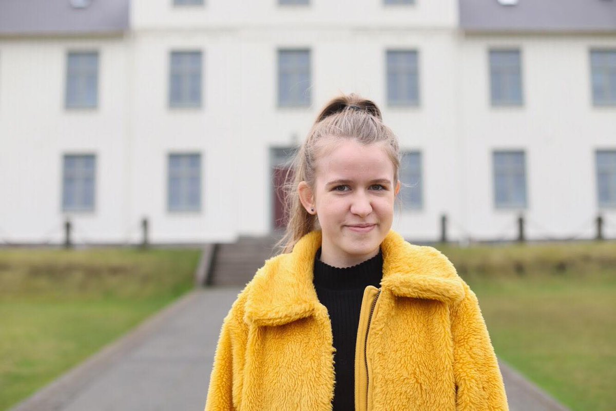 Söngkeppni framhaldsskólanna verður haldin 28. apríl í Íþróttahúsinu við Vesturgötu.
Nafn: Ragnheiður Ingunn Jóhannsdóttir
Skóli: Menntaskólinn í Reykjavík
Miðasala hefst þriðjudaginn 24. apríl á midi.is.