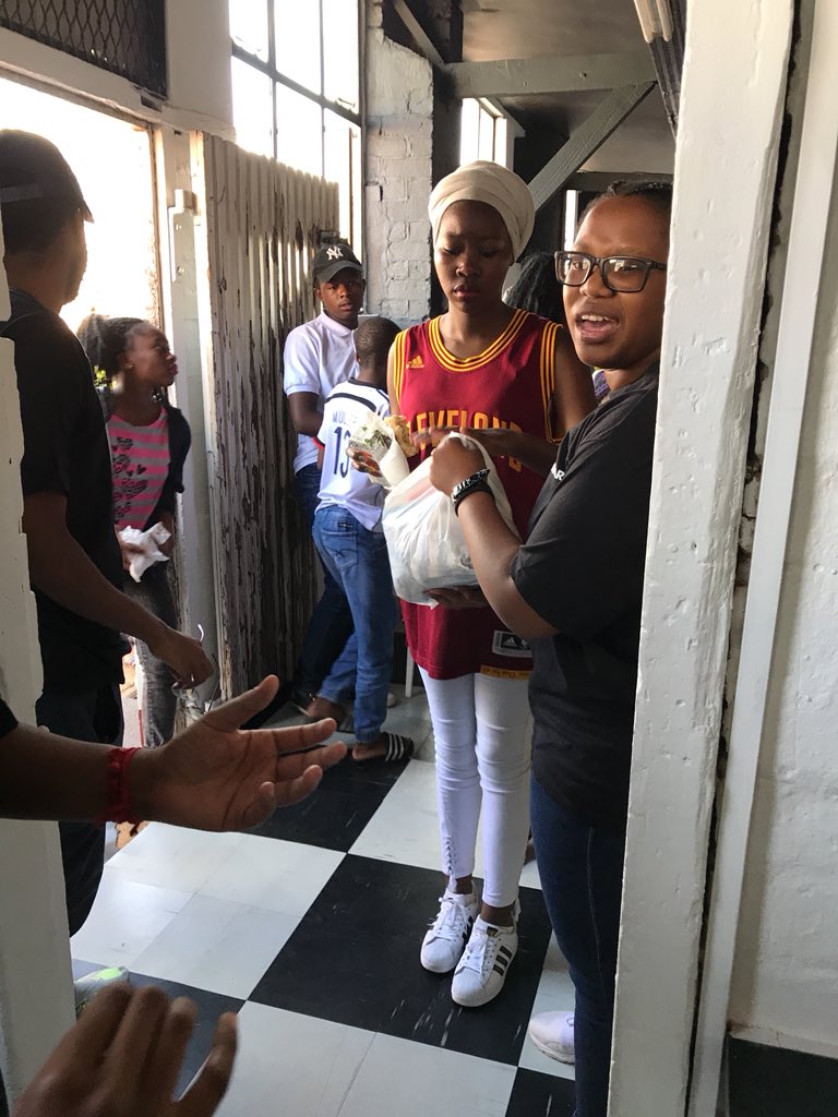 Rockstartsa's tweet photo. Giving out the parcels containing, sanitary towels, clothing, body lotions etc to the girls. 

#FreedomDay2018 #winniemandelatribute #Karissaslegacy #LeadMeAsILeadU #freemdaydialogue https://t.co/xospeKxp7x