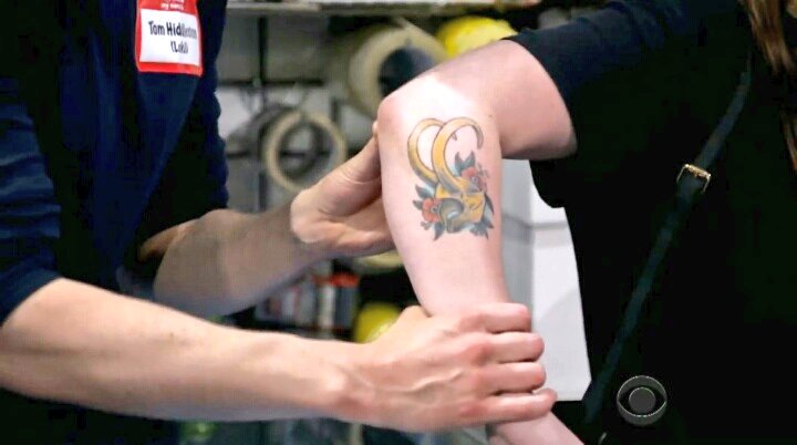 Best of Tom Hiddleston on X: "Tom finding a fan who got a loki tattoo. 💚 # TomHiddleston #Loki #TheLateLateShow https://t.co/QiYq4SA0Rh" / X