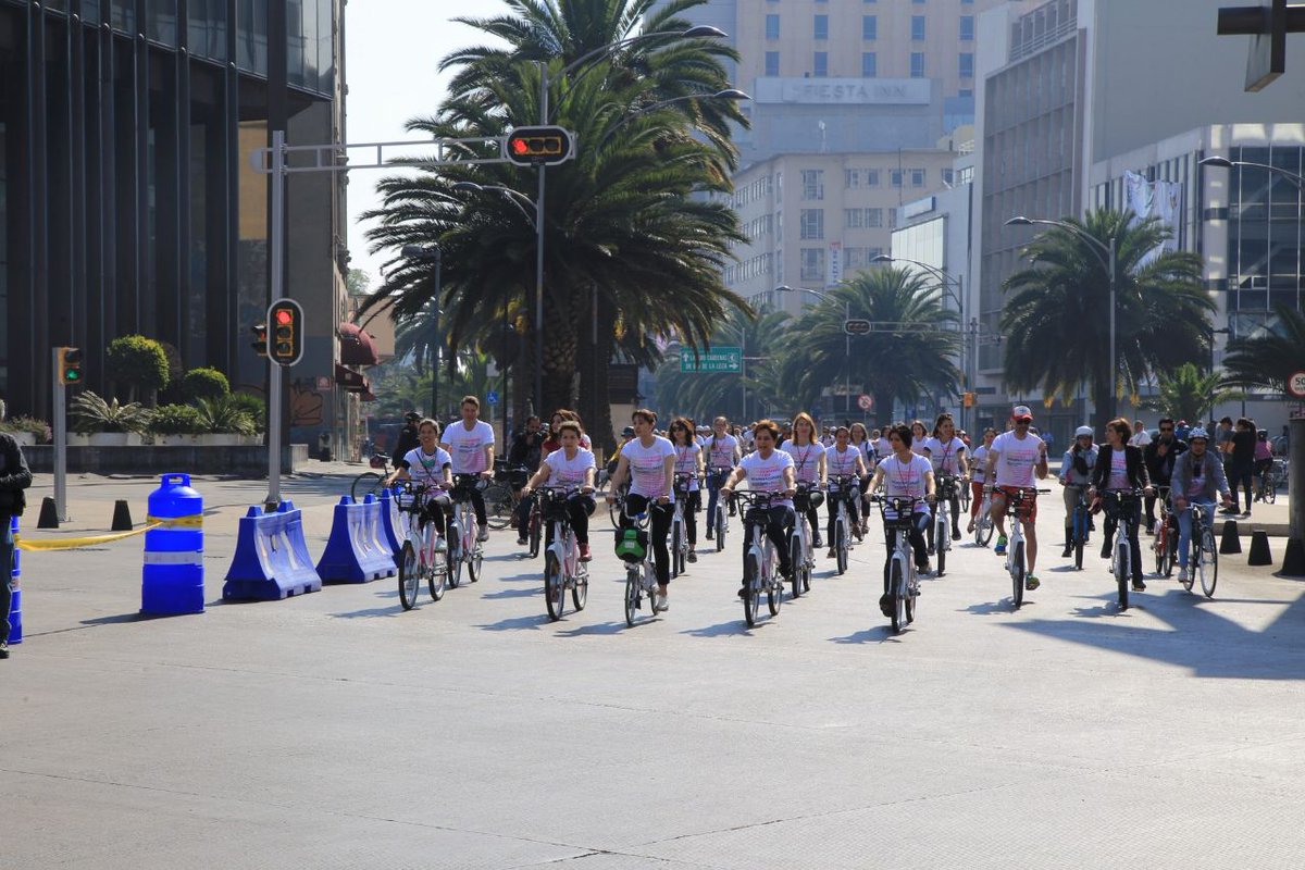 c40cities's tweet photo. For one Sunday a month, starting in June, 24 kilometres of roads in #Rome will be open to pedestrians and bicycles. The idea came to Mayor @virginiaraggi during the C40 #Women4Climate conference in Mexico City. #healthystreets #ViaLibera https://t.co/Rl5GvKXIS5🚶‍♀️🚴 https://t.co/VzNbMyNqUj