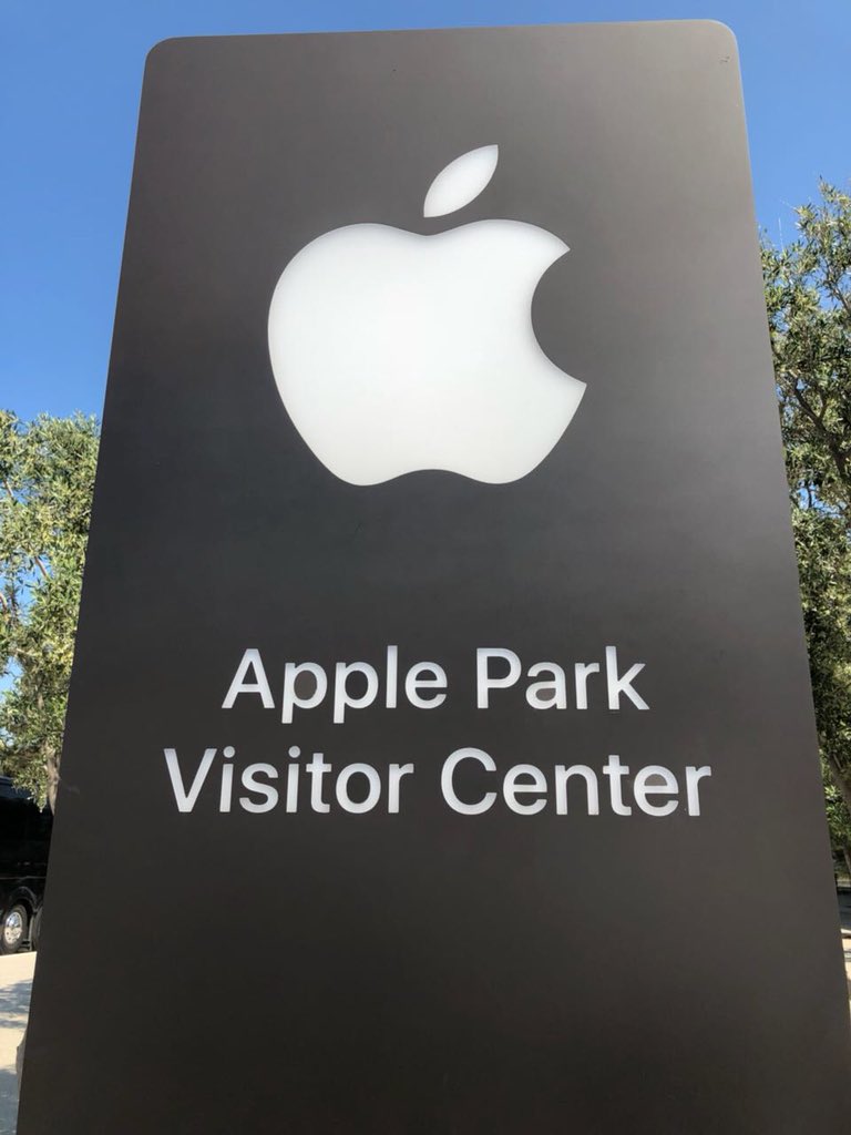 ReTechDACH's tweet photo. #RETechDACH on Tour - Stop 17/18 - USA Innovations-Tour 2018 - Step 2 and 3 in San Francisco and Fremont #Innovation #Airbnb #Tesla #Apple Thanks Timo for the great pictures and videos! https://t.co/Yarh71HJXa