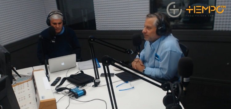 liberenanicolas's tweet image. ¡¡¡joder!!! comenzamos la melcocha con el emprendedor @nicolaslarrain y su hermano santo @pablolarra en @radiofmtiempo 95.9FM con los sonidos responsabilidad de @RAFA_TIEMPO #BuenViernes