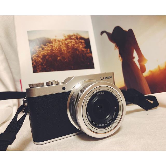 ori_ss's tweet photo. ・
・
gwいっぱい写真撮ろ〜〜📷🎶・
・
・
・
#lumix #lumixgf9 #一眼ミラーレス #camera #カメラ初心者 #デジカメ #カメラのある生活 #gw #写真 #カメラ女子 #photography #instaphoto #自撮りカメラ https://t.co/bMGbBw82ZL https://t.co/J5vMEbwHVi