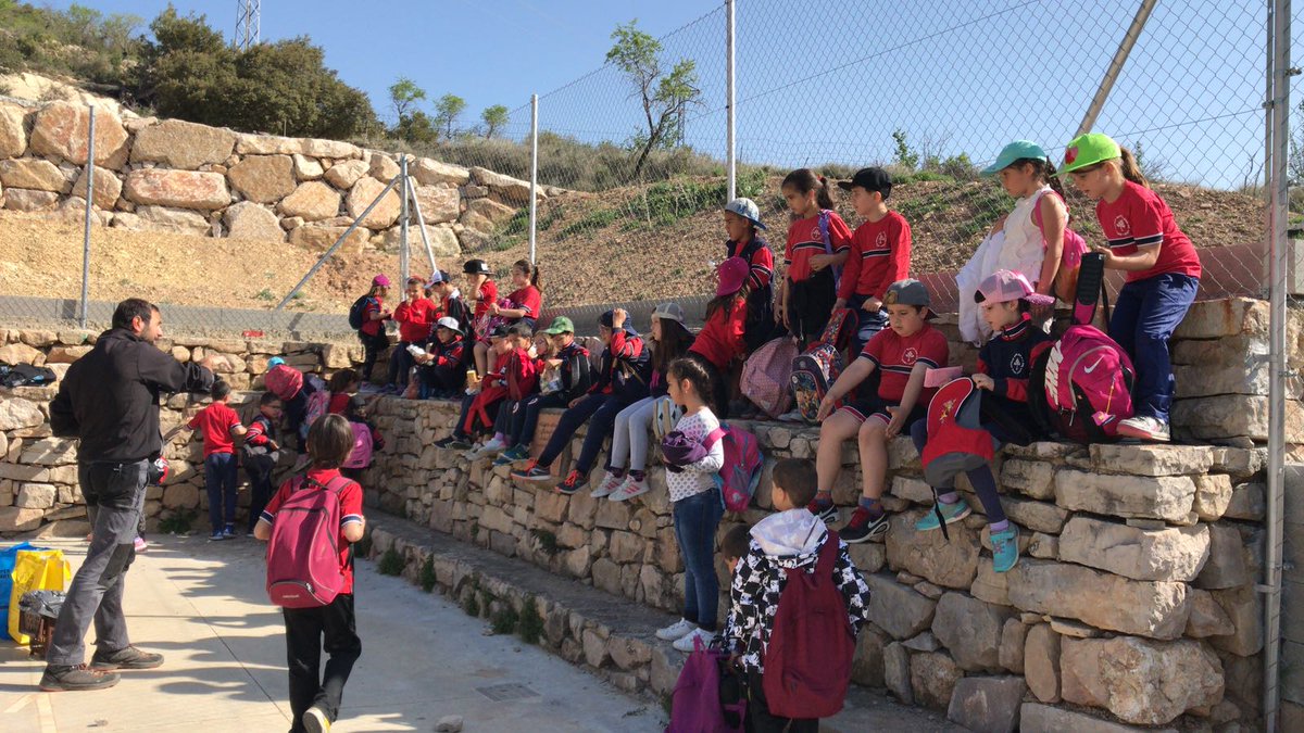 EscMareDeuLledo's tweet photo. Alumnat de #2n gaudint de l'excursió a #Capafons https://t.co/HWrqkbLJDS