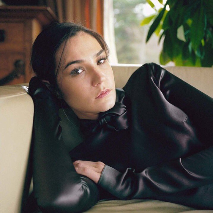 Every week is Fashion Revolution Week <a href="/fash_rev/">Fashion Revolution</a>
Every day we are committed to slowing down the fashion cycle and promoting a more conscious consumption ☀️♻️ #fashrev 
lauraironside.com/collection/