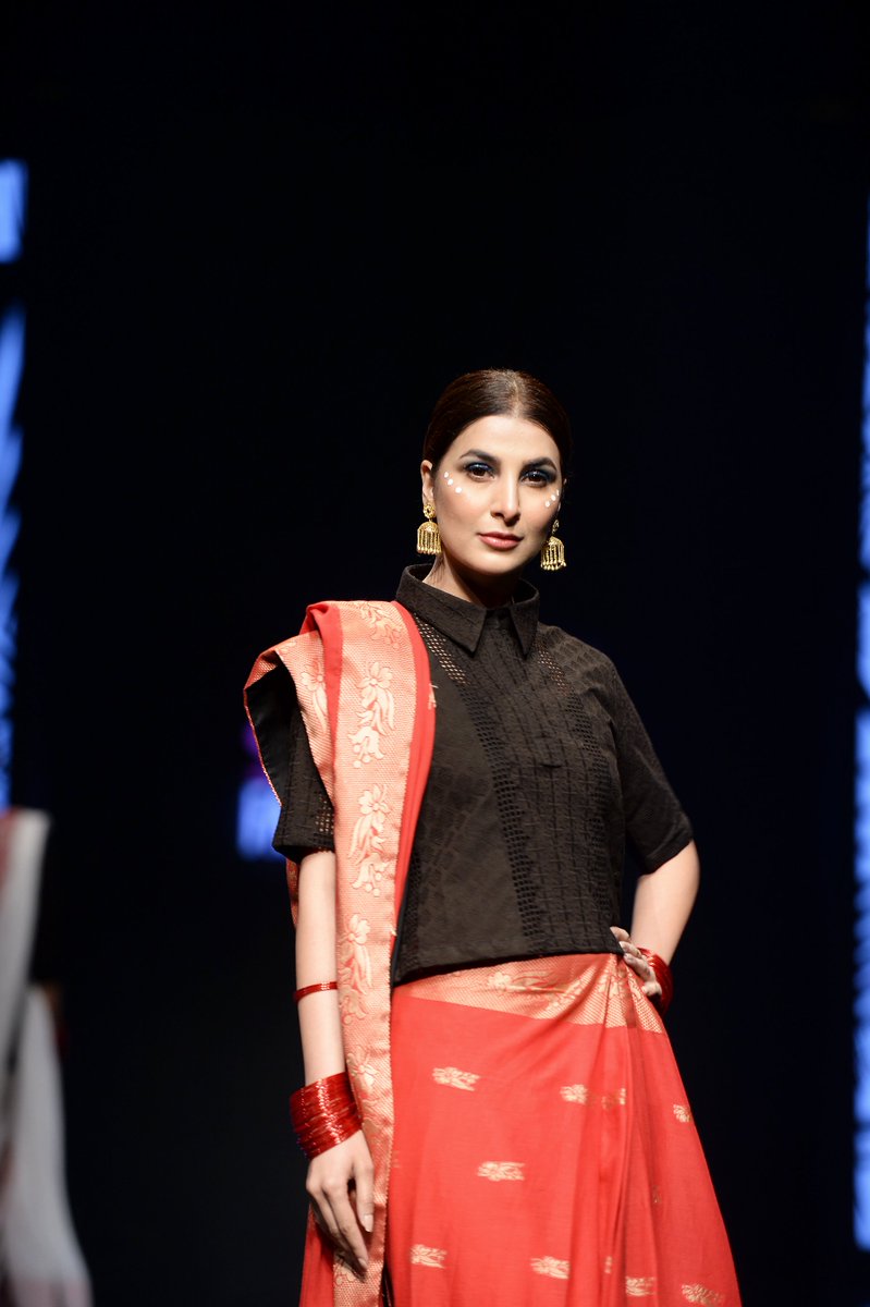 MediaSpringPk's tweet photo. #Flashbackfriday @habib_areeba walking for Saira Rizwan at #PSFW18 https://t.co/0UDMOpbUH9