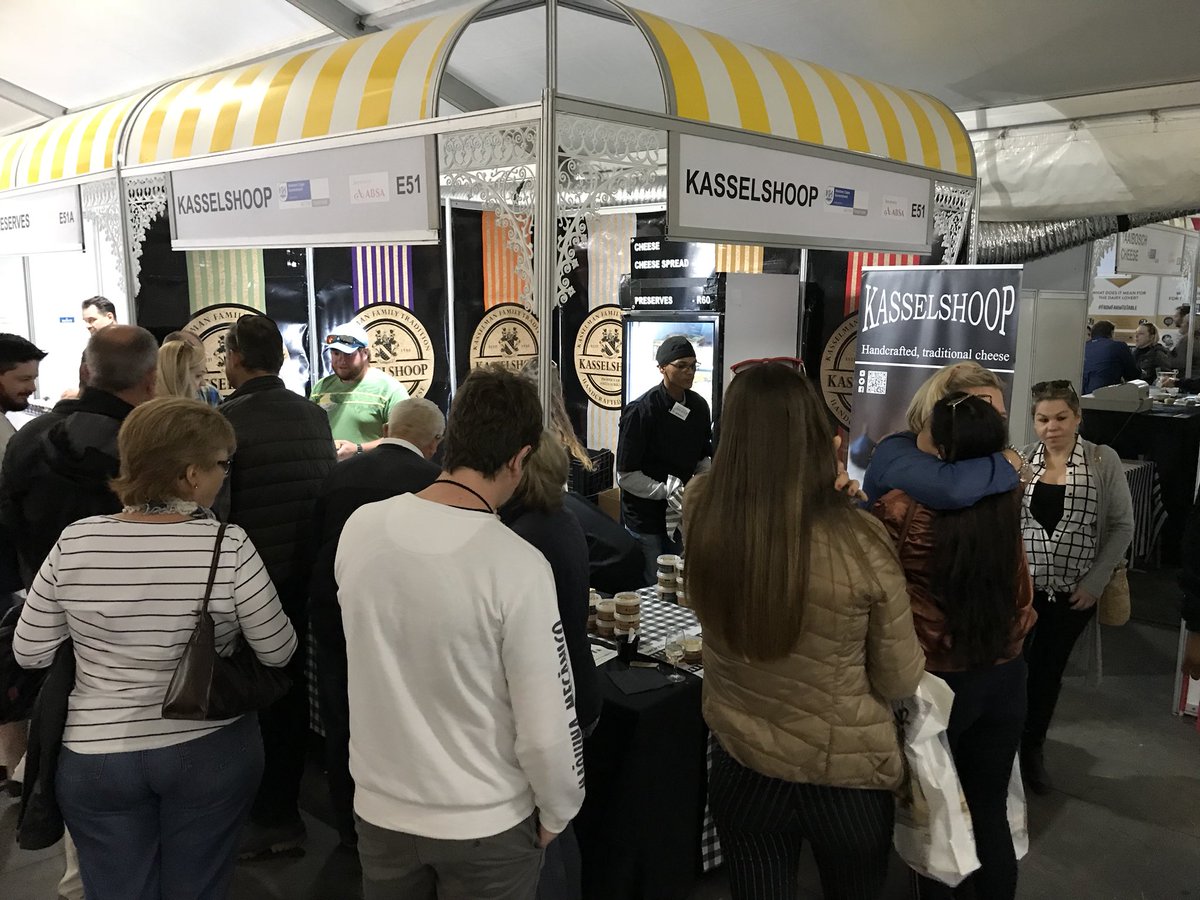 kasselshoop's tweet image. Busy, busy, busy at the @SACheeseFest, thank you so much everyone for your generous support! Tomorrow is sold out, but tickets for today and Sunday still available at @Computicket @CheckersSA and @Shoprite_SA! #SACheeseFest #SandringhamEstate #Stellenbosch