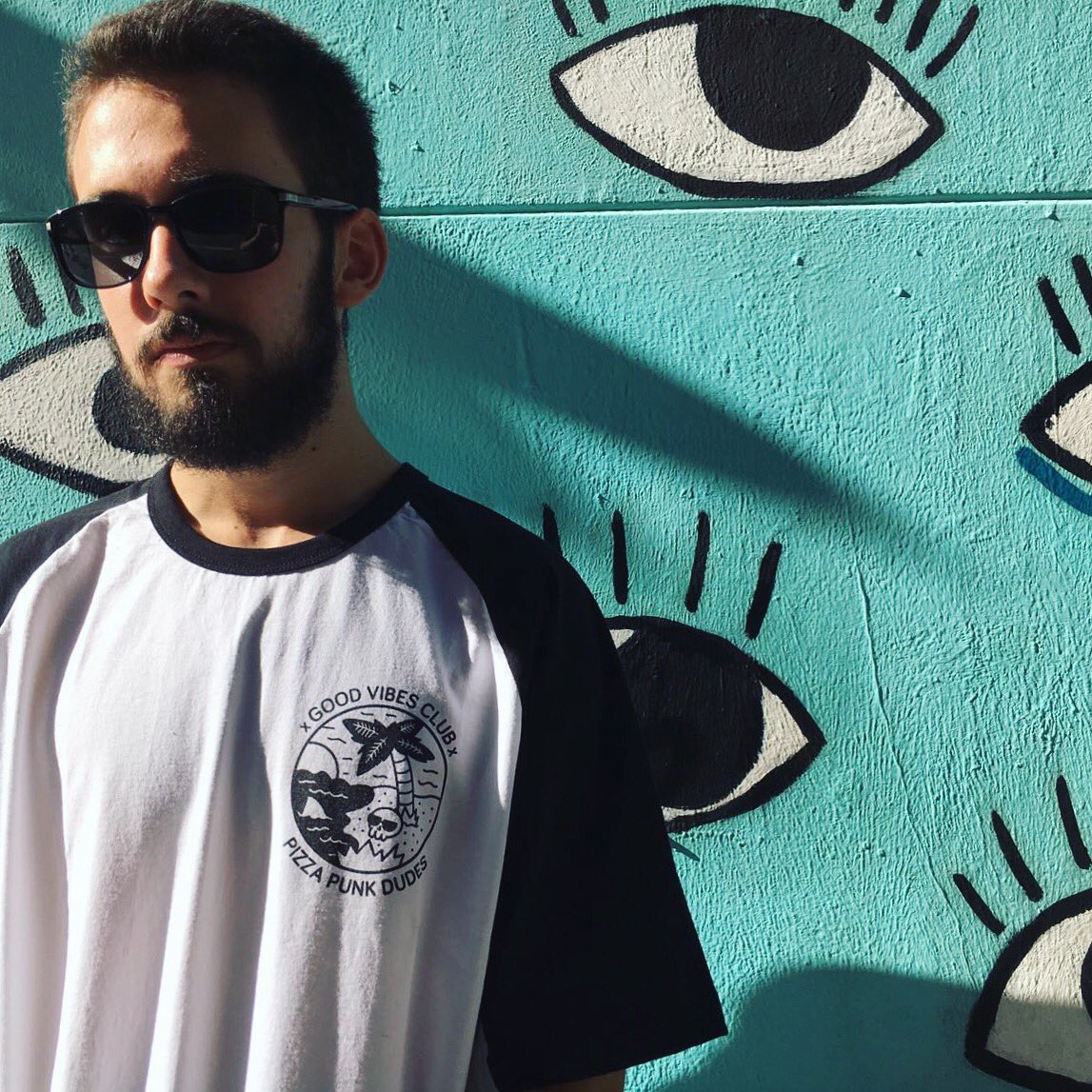 pizzapunkshop's tweet photo. 🌴EVERYTHING IS COOL, MAN🌴

Get the ‘Good Vibes Club’ baseball tee at https://t.co/mvfjABDiXT 🍕 https://t.co/5G9weG51P2
