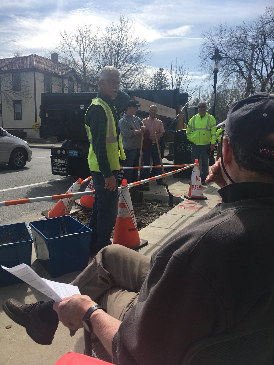 AndoverGIS's tweet photo. #ArborDay Deputy Director Marc Fournier and Tree Warden Paul Sanborn, two of the best and most passionate Arborists you’ll find! Andover is lucky to have them. https://t.co/3y9fUBWqM6