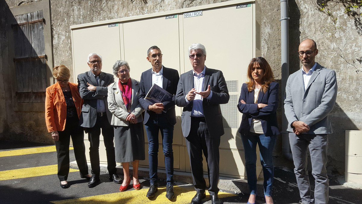 RegisBanquet's tweet photo. Ce matin à #LaRedorte pour inaugurer l'arrivée du #TrèsHautDébit sur le village. Le #SYADEN est aux côtés des communes pour permettre à chaque habitant du Département d'accéder à une connexion internet optimale. #égalitédesterritoires https://t.co/ao99Wgx97q