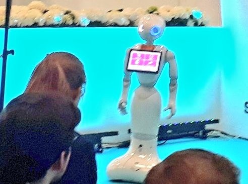 _DMEA's tweet photo. Die #conhIT #Kongressvorträge 2018 stehen jetzt zum Download bereit #vorträge #conhit2018 @messedamm22 @DigitalNative88 @BvKHIT @BVMI_eV https://t.co/NdK4em8Vyl https://t.co/WUc4FJXSNB