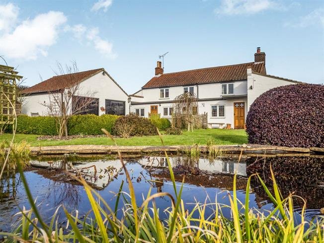 A stunning, detached cottage set in 0.4 acres, situated at the end of a country lane and surrounded by fields #Lessingham #Norfolk. This home is available to view during the UK’s Big Open House Event 28th &amp; 29th April #bigopenhouse socsi.in/VXek4