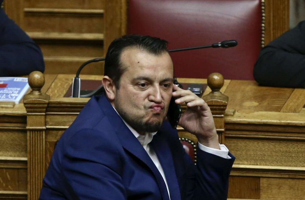 samoporadidop's tweet photo. Οταν δεν εχεις φαει τιποτα ολη μερα κ ρωτας το ντελιβερά τι εχει απο μαγειρευτά https://t.co/H4W6ccuGjH