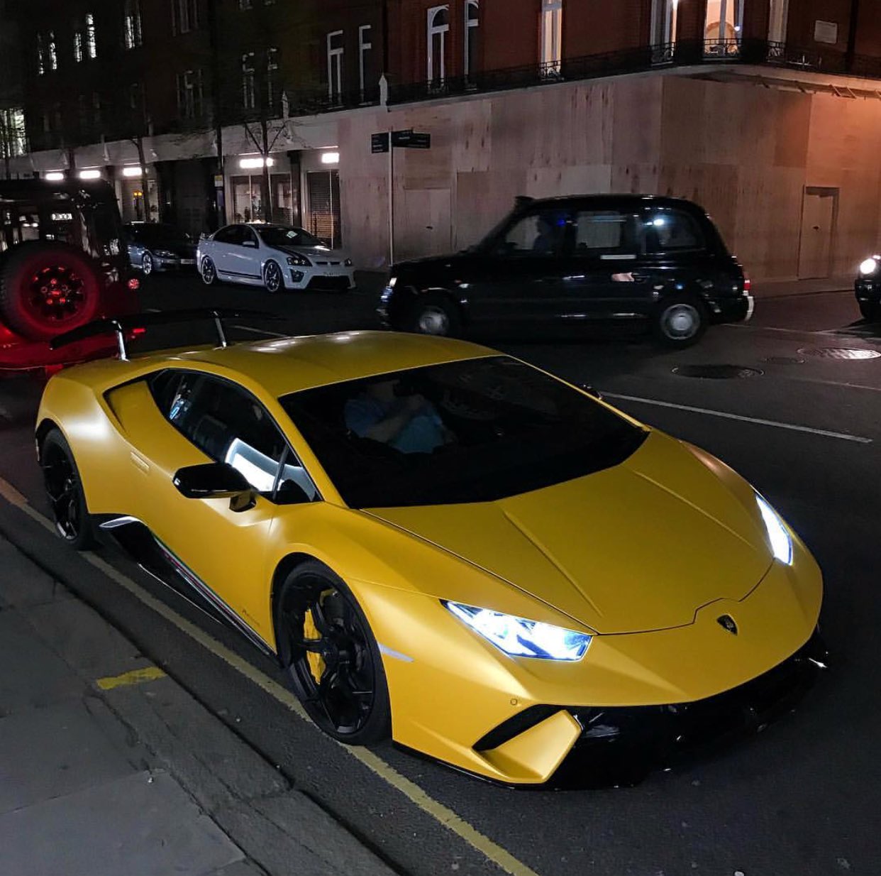 Lamborghini Huracan 2020 Yellow