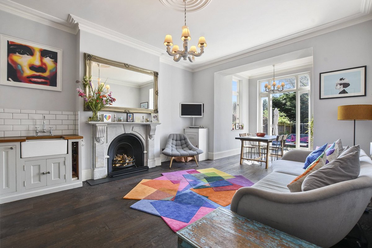 This beautiful three bedroom garden flat benefits from off street parking and is situated close to #WillesdenGreen's local amenities and underground #London. This home is available to view during the UK’s Big Open House Event 28th &amp; 29th April  socsi.in/H35j0