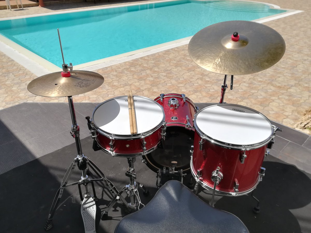 TimbalSal's tweet photo. 😉👍🎶@SALTIMBAL🎶 (DRUMMER&amp;PERCUSSIONIST)🥁  #twitter #facebook #percussion #youtube  #life #OfficialPage #instagram #socialnetwork #music #drumsticks #sonor #groove #sound #life #colori #snaredrum #Cymbals #photography #nuovogiorno #official #liveperformance #percussionlive https://t.co/gclTVbCnvY