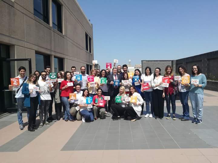 new_EconoMIA's tweet photo. RT EleonoraCerulli: Gli studenti del #MASTERMARIS EconTorVergata con
#enricogiovannini ASviSItalia per #2030whatareUdoing! https://t.co/8A4G3NNV8z
