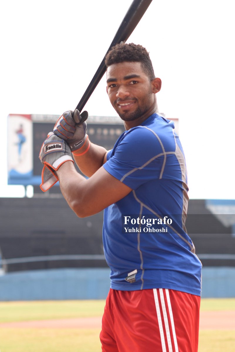 大星勇樹 Yuhki Ohboshi A Twitter 26日の特別シリーズ東軍vs西軍の試合は雨で中止に ロエル サントス セスペデス弟 レアンドロ マルティネスらwbcメンバーと久々の再会 キューバ野球 千葉ロッテマリーンズ