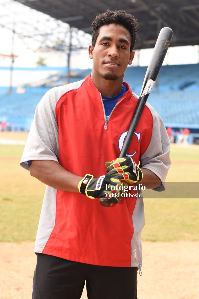 大星勇樹 Yuhki Ohboshi A Twitter 26日の特別シリーズ東軍vs西軍の試合は雨で中止に ロエル サントス セスペデス弟 レアンドロ マルティネスらwbcメンバーと久々の再会 キューバ野球 千葉ロッテマリーンズ