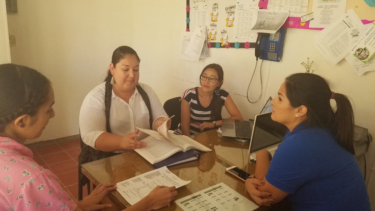 teinny_3's tweet photo. Acompañamiento  a las docentes del Jn Roberto Mendiola Orta, del turno vespertino, en el campo de lenguaje y comunicación #AtpsZ75 #enequipoesmejor https://t.co/6OE13Nd9JZ