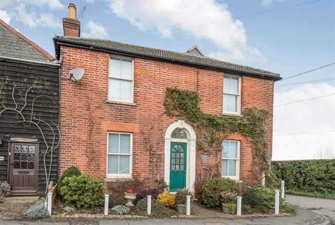 This versatile and spacious detached family home was built in approximately 1900 #Fostall #Faversham #Kent. This home is available to view during the UK’s Big Open House Event 28th &amp; 29th April #bigopenhouse socsi.in/540sX