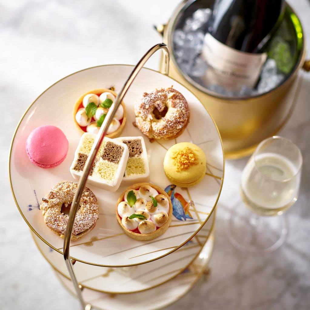 Looking for a #weekend treat? Then look no further... our Afternoon Tea is served everyday 🍰🥂 #FridayFeeling 
manorhouselindley.co.uk/clocktower-lou…