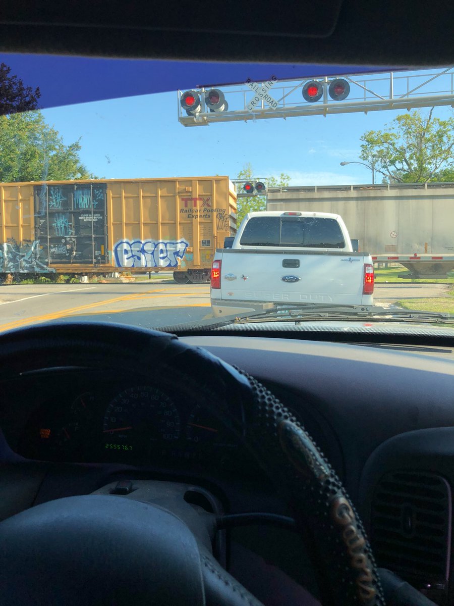 TashaNH515's tweet photo. @GalvinSeriously fucking :ssssiiiiiiigggghhhhh:. Left 35 mins early to get to pre-op appt. Was 11 mins late anyways because Plant City had its delivery of air scheduled for first thing in the morning. #openlettertotrains https://t.co/R84fWhcLTg