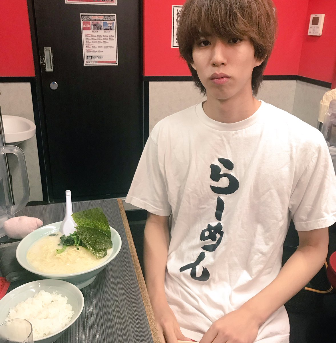 はじめしゃちょー Hajime ラーメン屋来たけど着る服ミスりました