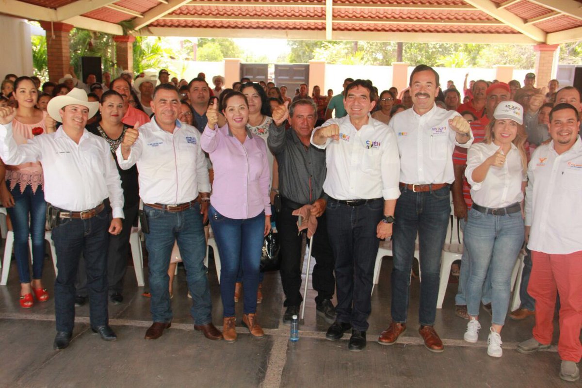 entreveredas's tweet image. Realiza @melesiocuen candidato al @senadomexicano #Sinalo gira por la Región del #Evora @MovCiudadanoSin @MovCiudadanoMX entreveredas.com.mx/2018/04/realiz…