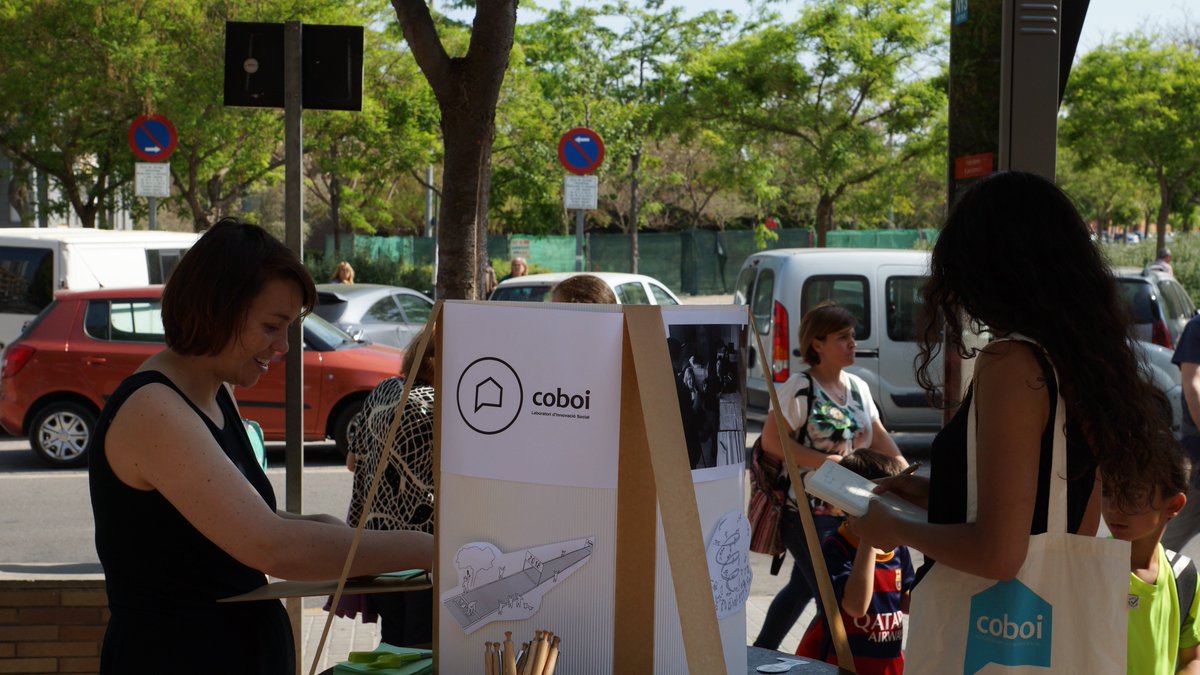 coboilab's tweet photo. Ahir vam apropar-nos al Barri Ciutat Cooperativa perquè la ciutadania pogués imaginar i proposar idees pel nou Laboratori d'Innovació Social #CoboiLAB. I la veritat és que ens ho vam passar d'allò més bé! @AjSantBoi #cope #santboi @ElisavaBCN https://t.co/Waz7ZgiEmM