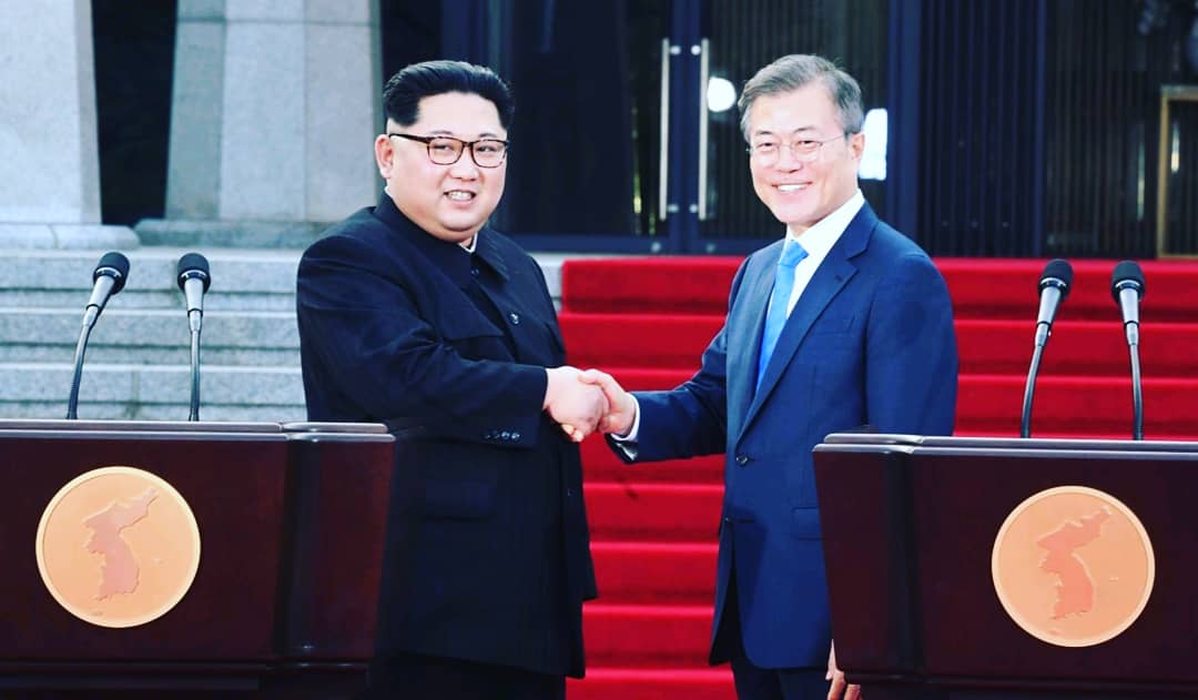 realDanielJuma's tweet photo. The @GlobalPeace has been on the forefront in advocating for a peaceful resolution to the North and South Korea conflict. The handshake between @moonriver365 and @KimJongUnh is a step in the right direction but re-unification remains the most viable objective. #1dream1korea https://t.co/4YZPmoa4hb