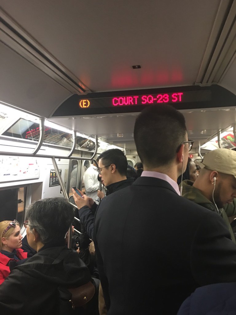 ianfoo's tweet image. Standing on an immobile E train for 10 minutes: an authentic New York weekday start to #gothamgo. 😩