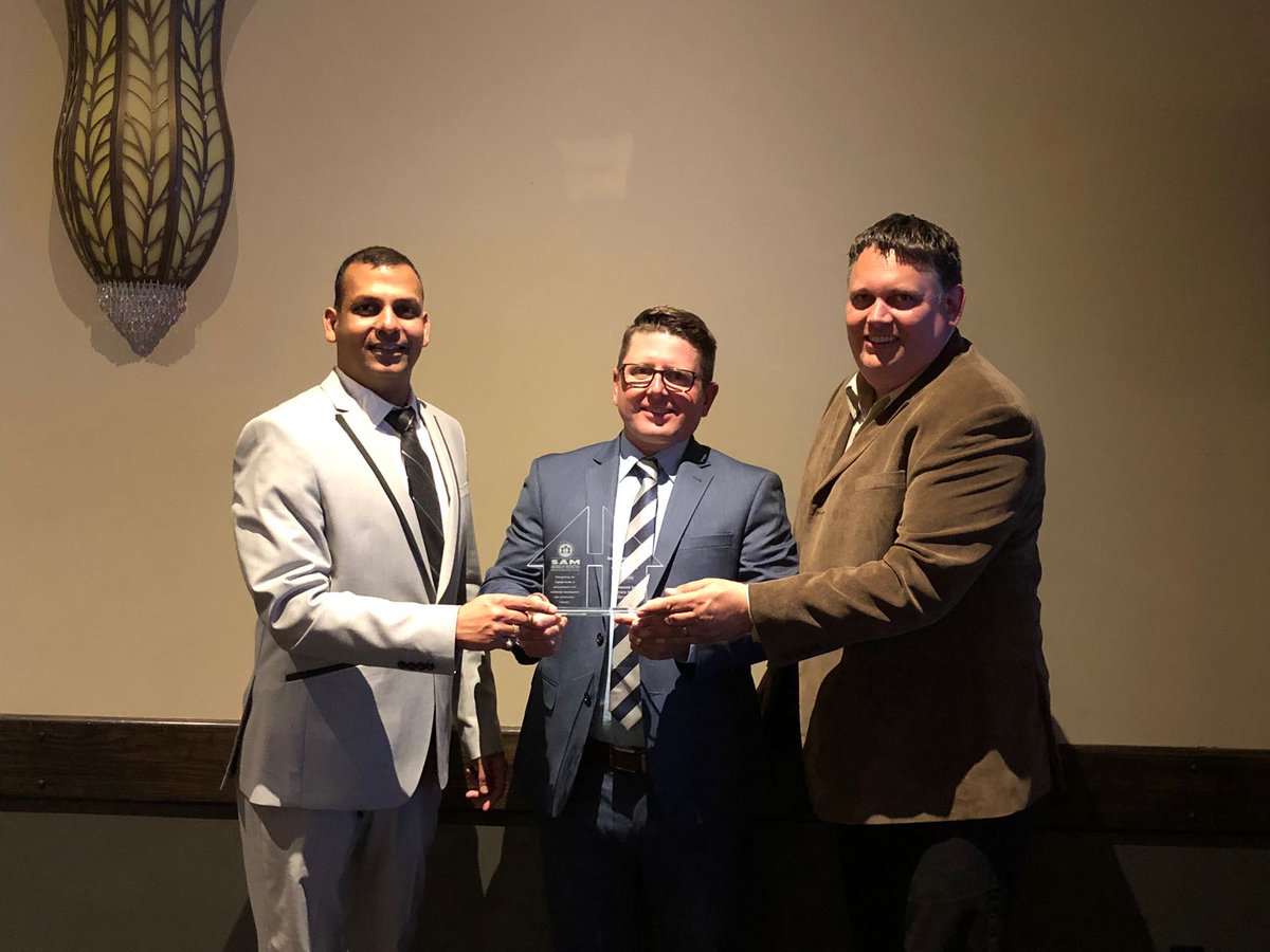 TedRussell72's tweet photo. #MapleKeys winner of Waterloo Region Homebuilders Association SAM award for best signage! Congrats to @CaCrescent & @AberdeenHomes for doing an outstanding job! #Greatbuilders #KWAwesome #Trillumwest https://t.co/ie0M3ntLLZ