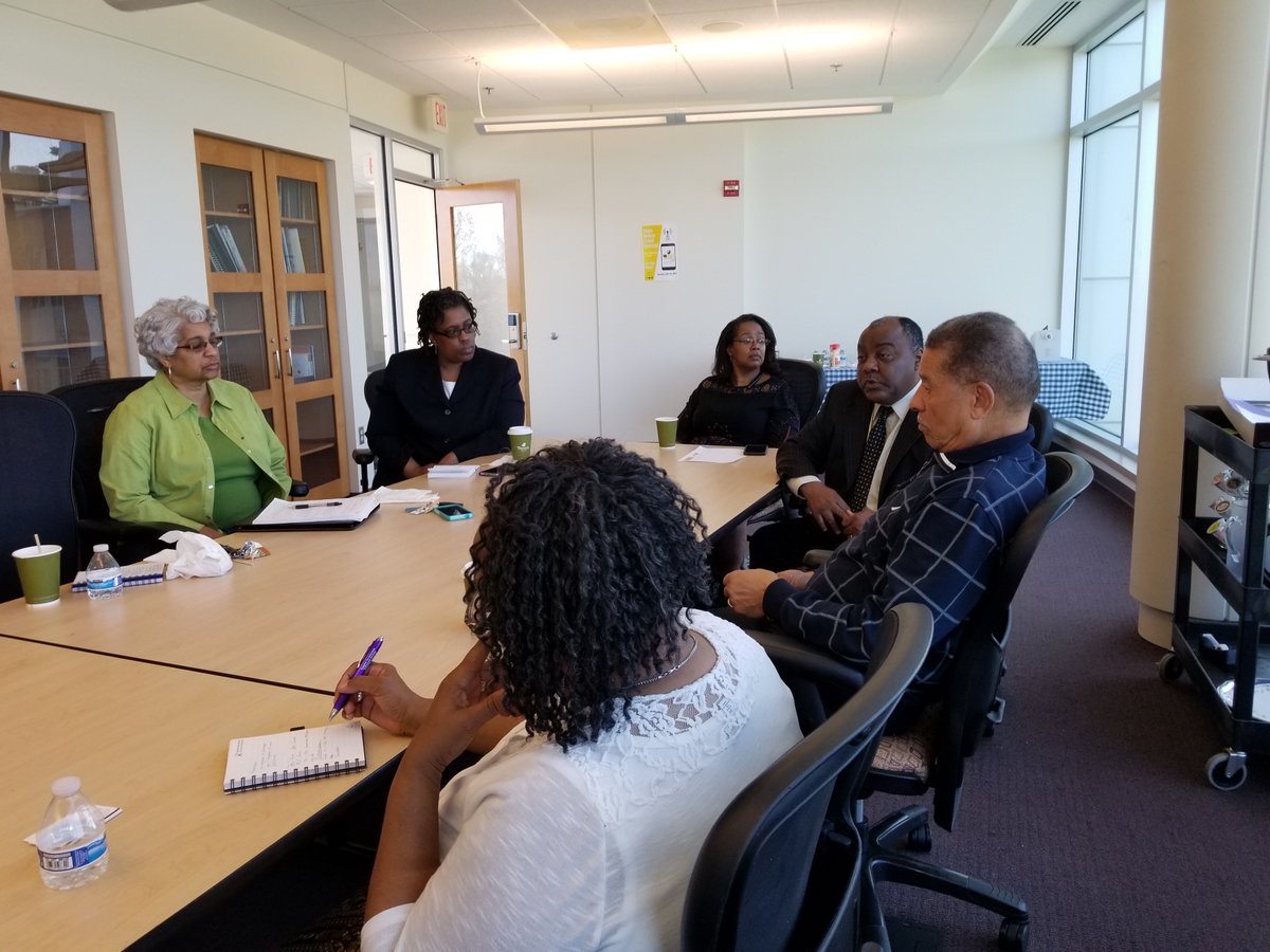fsc_first's tweet photo. FSC First's J Steward Smith sharing knowledge on available programs for businesses in @PrinceGeorgesMD at @BowieBIC's Legal Roundtable.
#fscfirst #yourfirstchoice #bowiebic https://t.co/CS1K87UJur