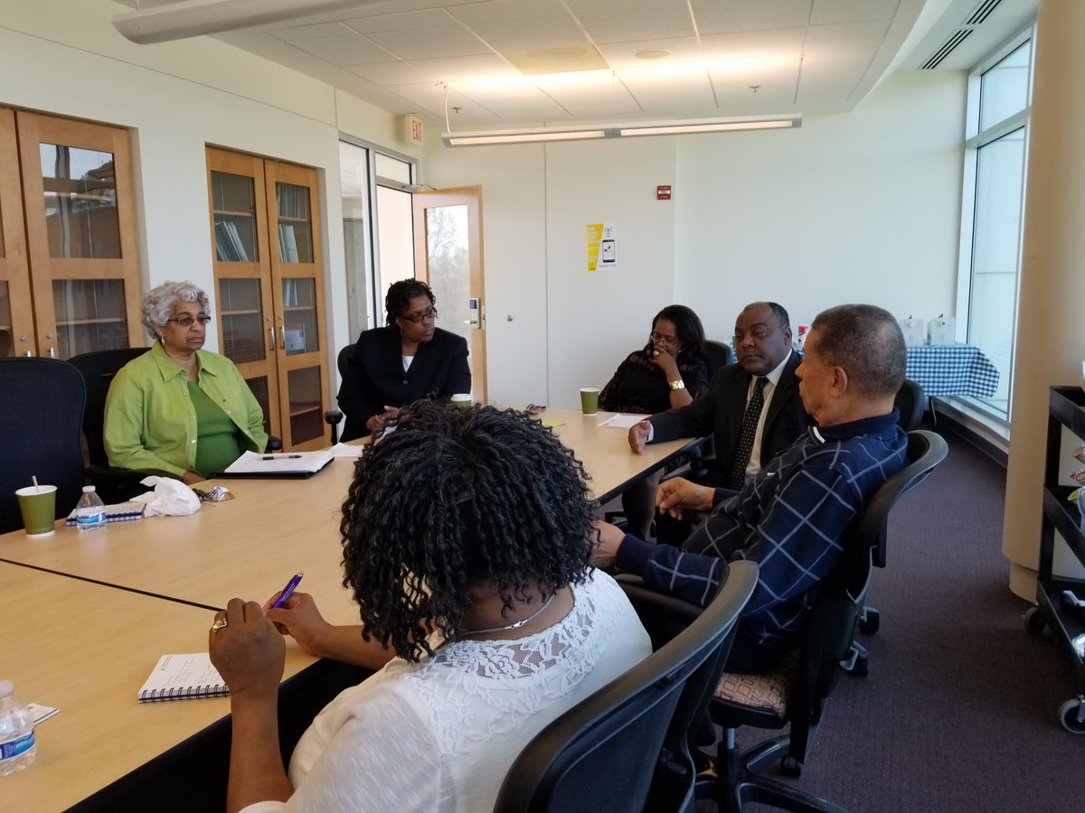 fsc_first's tweet photo. FSC First's J Steward Smith sharing knowledge on available programs for businesses in @PrinceGeorgesMD at @BowieBIC's Legal Roundtable.
#fscfirst #yourfirstchoice #bowiebic https://t.co/CS1K87UJur