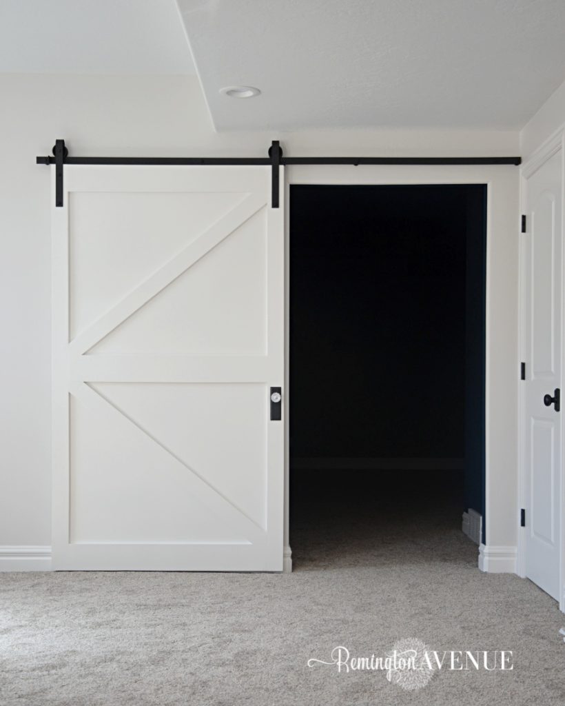 KWThompsonGroup's tweet photo. This barn door is an affordable and customizable #furniture piece for your #home.  https://t.co/OAPupTpP46 https://t.co/UukKhI78H8