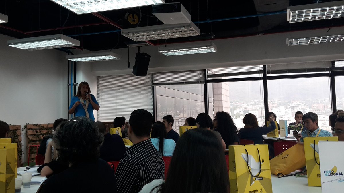 amnistia's tweet photo. Inicia Foro Nacional con activistas de las redes de todo el país. Coordinadora General @PMJudithE da la bienvenida a esta jornada de aprendizaje, motivación y compromiso por los #ddhh #ForoN18 #27Abr https://t.co/A1M88FDQCV