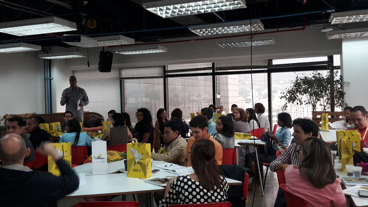 amnistia's tweet photo. Inicia Foro Nacional con activistas de las redes de todo el país. Coordinadora General @PMJudithE da la bienvenida a esta jornada de aprendizaje, motivación y compromiso por los #ddhh #ForoN18 #27Abr https://t.co/A1M88FDQCV