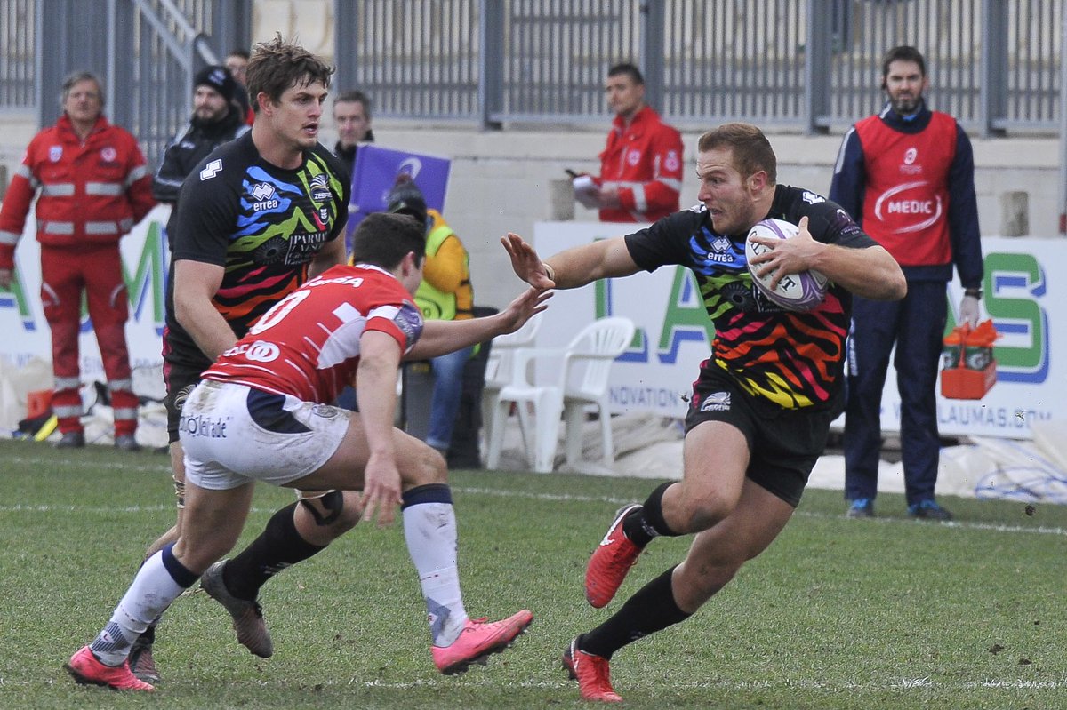 ZebreParma's tweet photo. 📝"Prevedo una sfida molto aperta, un match carico di emozione"

Il centro delle Zebre #Rugby Giulio Bisegni presenta il derby contro il @BenettonRugby. Kick-off di #BENvZEB domani alle 18:00 allo Stadio comunale di Monigo (Treviso).

Leggi l'intervista➡️https://t.co/se7FD35h8l https://t.co/xmTDP1EiHg