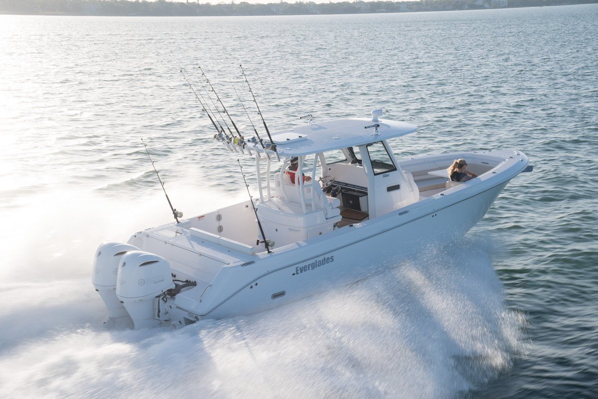EvergladesBoats's tweet photo. WOO that #FridayFeeling! 😎 #335cc 🛥

#EvergladesBoats #ReflectsYou #luxury #centerconsole #FishingLife #BoatLovers #SendIt #TGIF #FriYay #outboards #WeekendVibes #foreverglades @YamahaOutboards @GarminMarine @JLAudioMarine https://t.co/U8GbEnYFcc