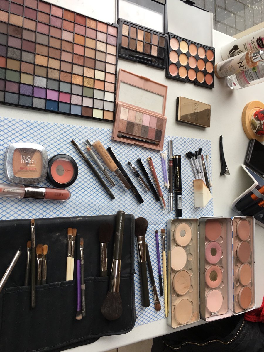 Vanessaspmu's tweet image. Fab working with @Aristopaws 💋 @DWoodcockPhoto today thanks guys for the great shoot 📸 look forward to seeing the pics ☺️ @KikoMilanoUK @MACcosmetics @realtechniques @LOrealParisUK