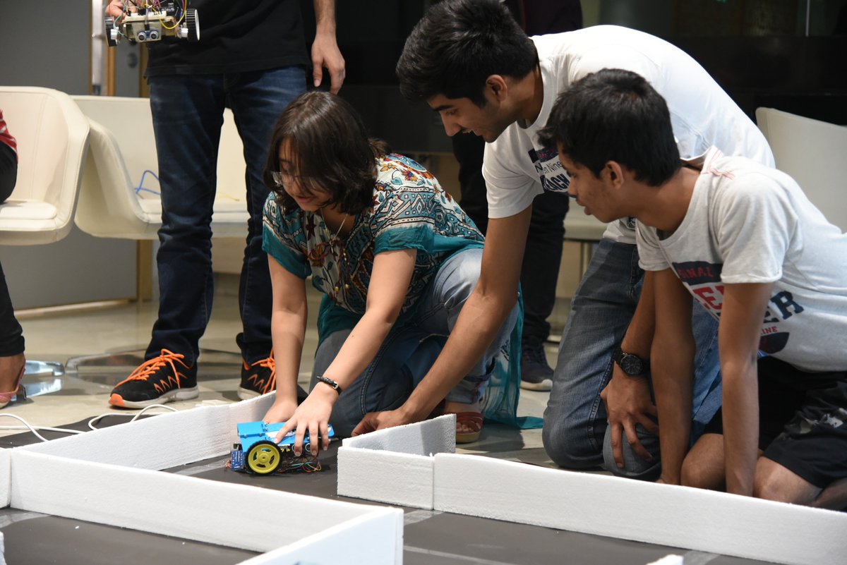 bennettuniv's tweet photo. NoWayOut!
Watch the robots take on one another for the top spot, as they navigate the #Robomaze. Congratulations to the Bennett Robotics Club for organizing the delightful event.
#Uphoria2k18 #Robotics https://t.co/2RMU24eOiv