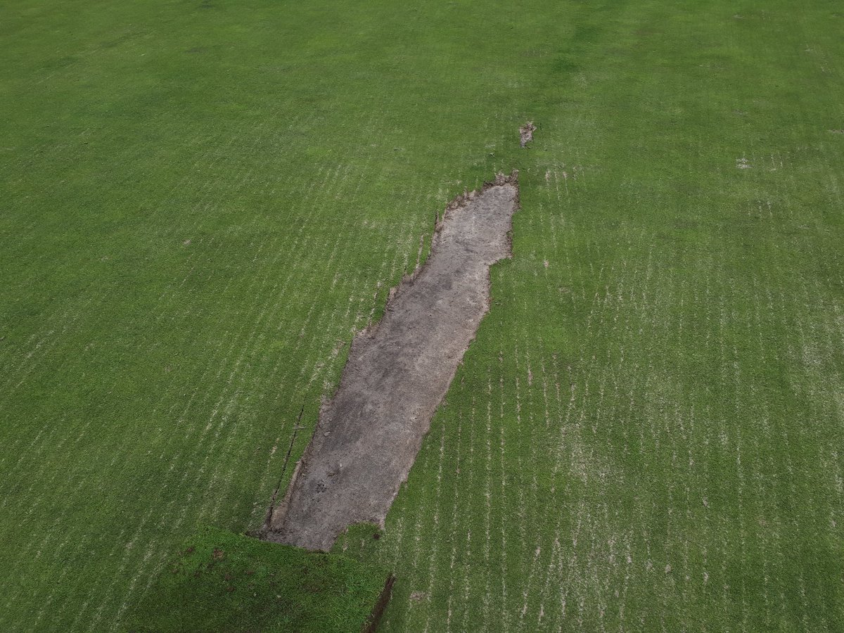 HGreenkeeper's tweet photo. 10th green before during and after https://t.co/hGDRx1BEja