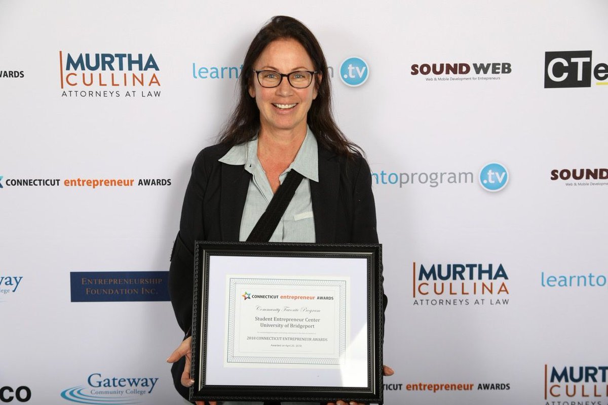 UB_SEC's tweet image. We @UB_SEC won the "Community Favorite: Program" award at the 2018 CT Entrepreneur Awards! #CTEntrepreneurAwards #Student #Entrepreneurship cc @UBridgeport