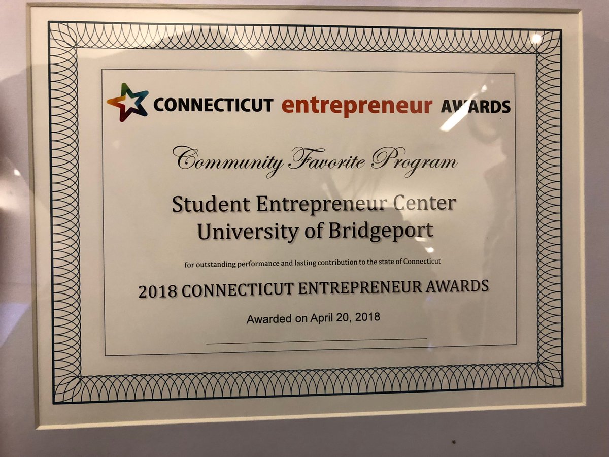 UB_SEC's tweet image. We @UB_SEC won the "Community Favorite: Program" award at the 2018 CT Entrepreneur Awards! #CTEntrepreneurAwards #Student #Entrepreneurship cc @UBridgeport