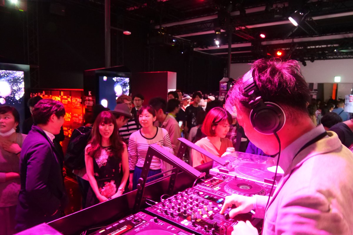フエルサブルータ Fuerzabruta Ar Twitter 本日は最後の ラウンジdjナイト でした 乃村工藝社というロビー施工からdj までを生業とする集団からエースdjが登壇 最後までラウンジを盛り上げて頂きました ご来場頂いた皆様 本当にありがとうございました フエルサブルータ Fuerzabruta Ar Twitter 本日は最後の ラウンジdjナイト でした 乃村工藝社というロビー施工からdj までを生業とする集団からエースdjが登壇 最後までラウンジを盛り上げて頂きました ご来場頂いた皆様 本当にありがとうございました