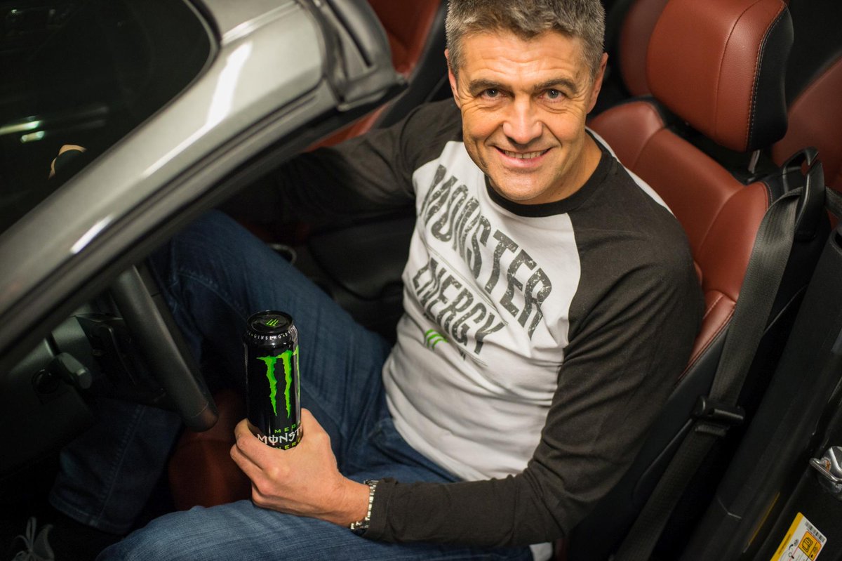MonsterEnergyPL's tweet photo. #MonsterMega czyli klasyczny #MonsterEnergy w większej puszce z zakręcaną zawleczką - idealny na #majówka 🚗 ⛰️ Od maja do kupienia w całej Polsce 🇵🇱 https://t.co/88MjMTmYmq